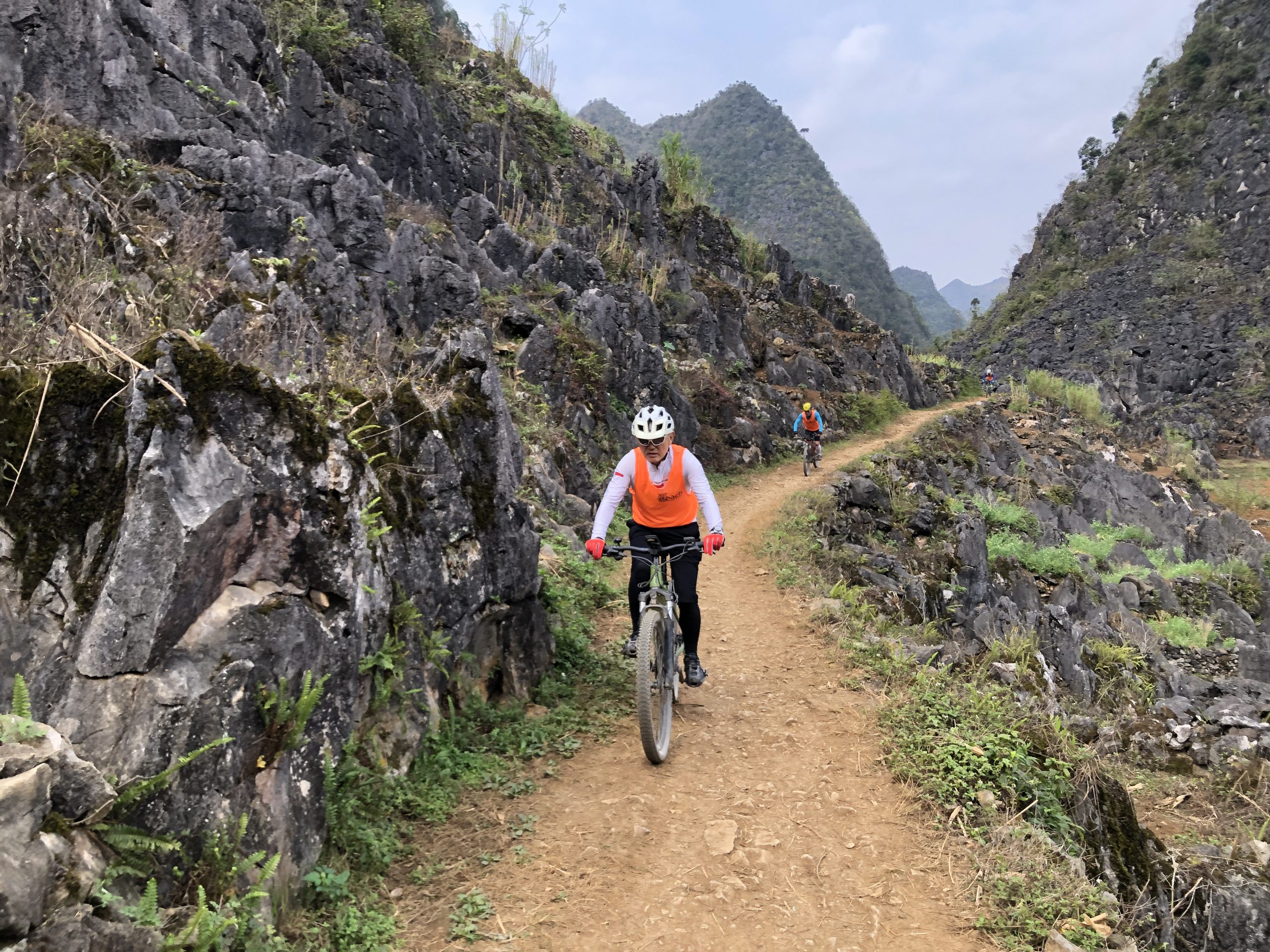 Northeast MTB Expedition – Conquer the Roads of Mong Cai, Cao Bang, and Ha Giang 15 Days